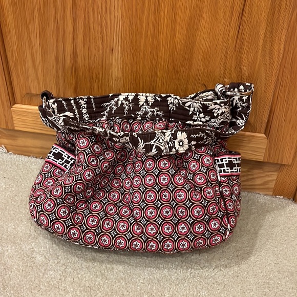 Vera Bradley reversible women’s shoulder bag, colors brown/white/pink design - Picture 2 of 6